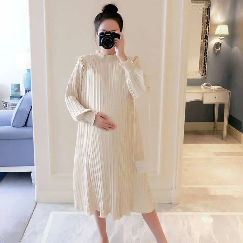 Deal Alert flowy maxi dressMaternity Chiffon Pleated Dress