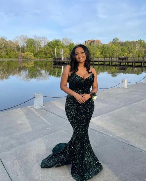 Year-End Sale A-line dressDark Green V-Neck Long Mermaid Prom Dress With Sequins Y5895 Year-End Sale A-line dressDark Green V-Neck Long Mermaid Prom Dress With Sequins Y5895