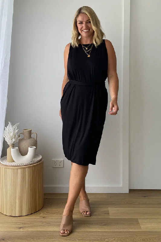 Deal Dash minimalistic dressReversi Dress - Black