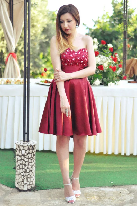 Overstock Sale A-line Sweetheart Knee Length Tulle Rhinestone Homecoming Dress